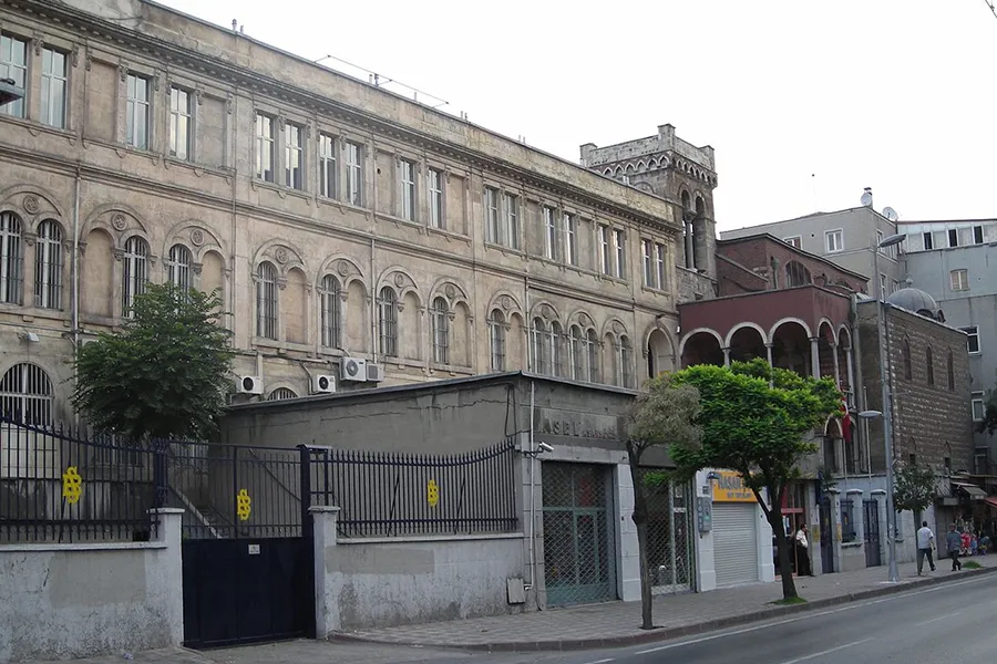 Saint Benoit Fransız Lisesi
