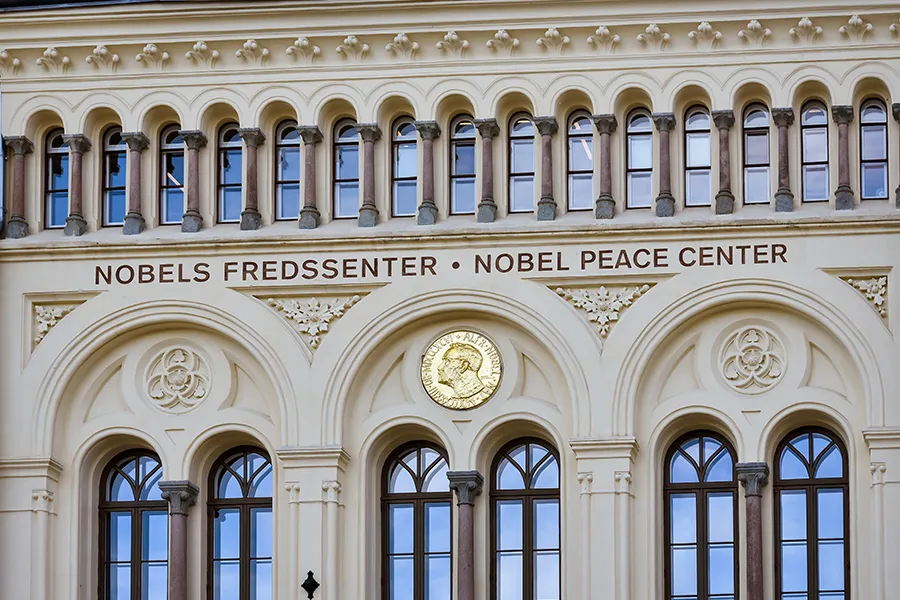 Nobel Ödülü Kimlere Verilir?