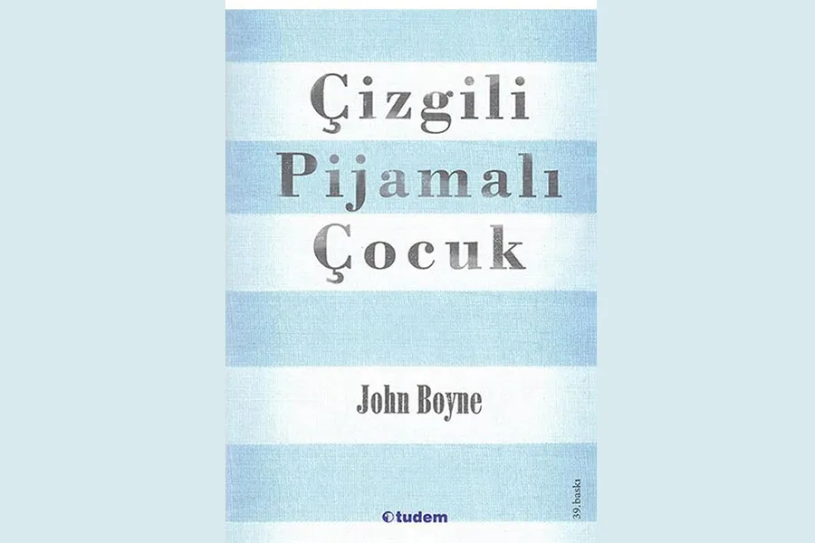 Çizgili Pijamalı Çocuk