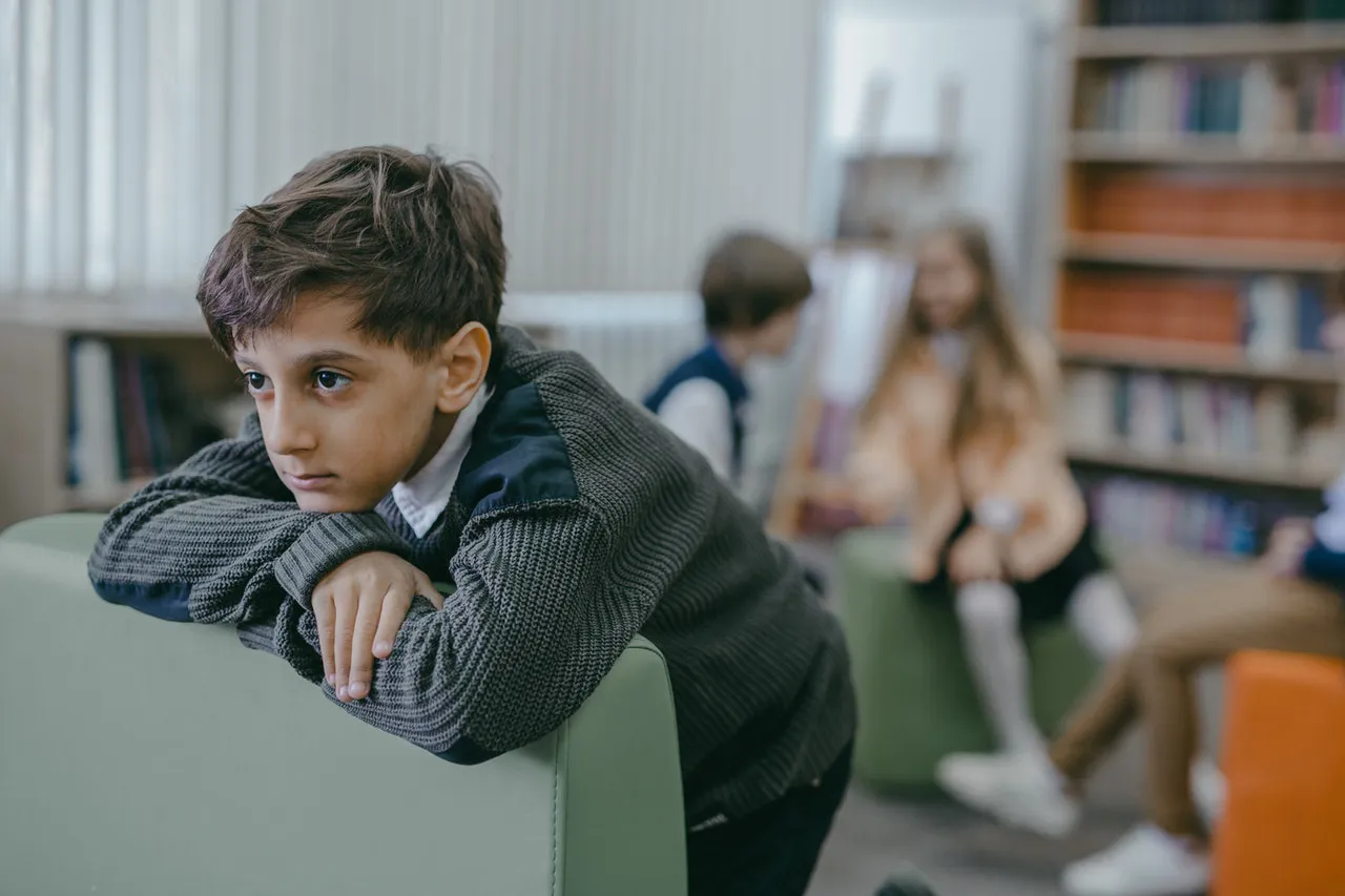 Okul Fobisi Nedir? Okula Gitmek İstemeyen Çocuğa Nasıl Davranılmalı?